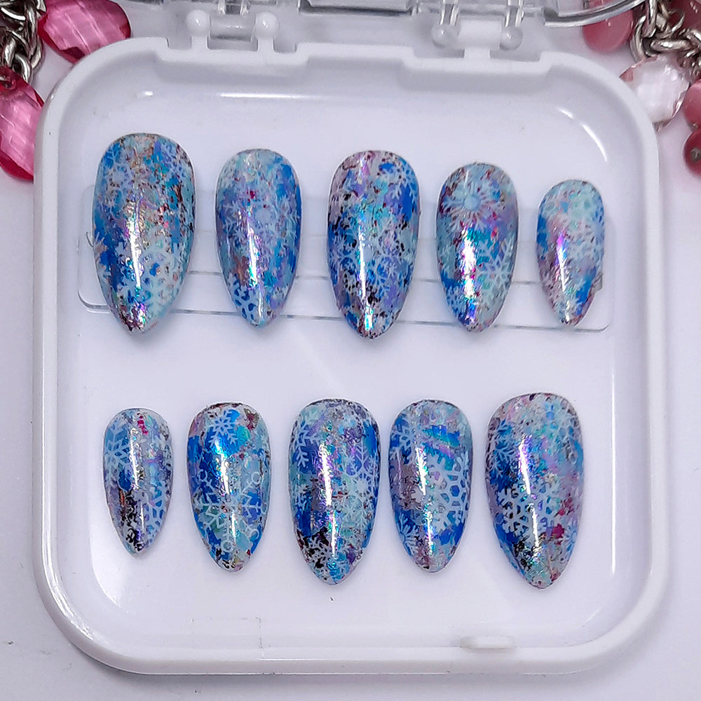 shimmering Christmas snowflake press on nails