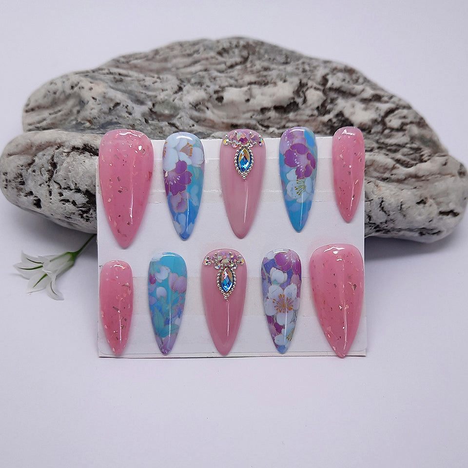 Beautiful Floral Press On Nails with Nail Art