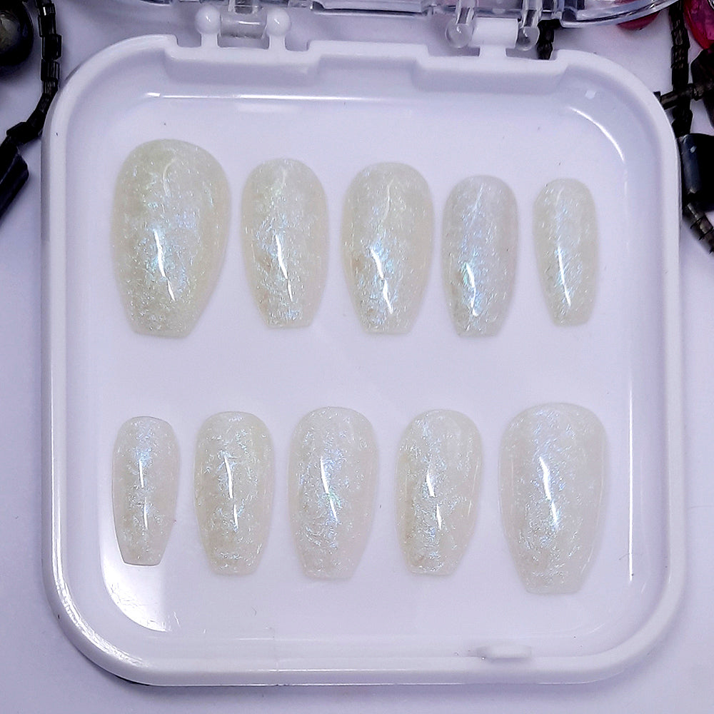 beautiful mother of pearl effect ress on nails
