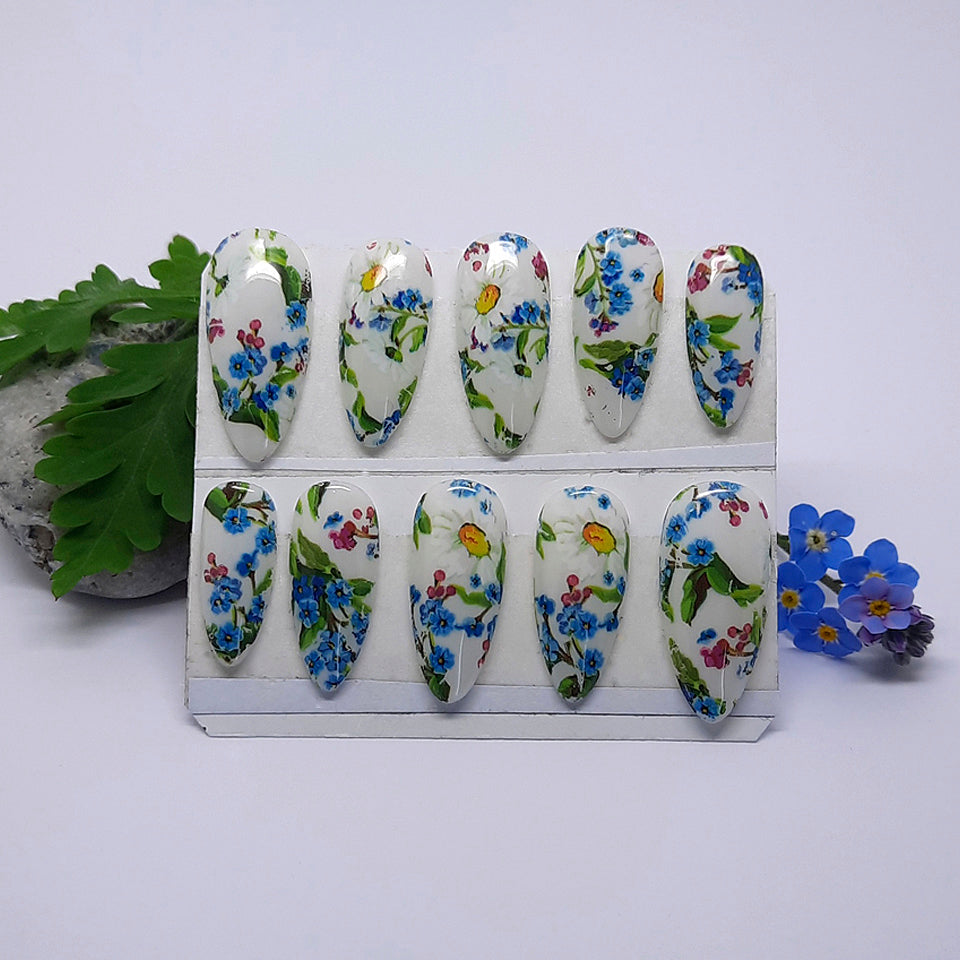 Daisy & Forget Me Not Press On Nails