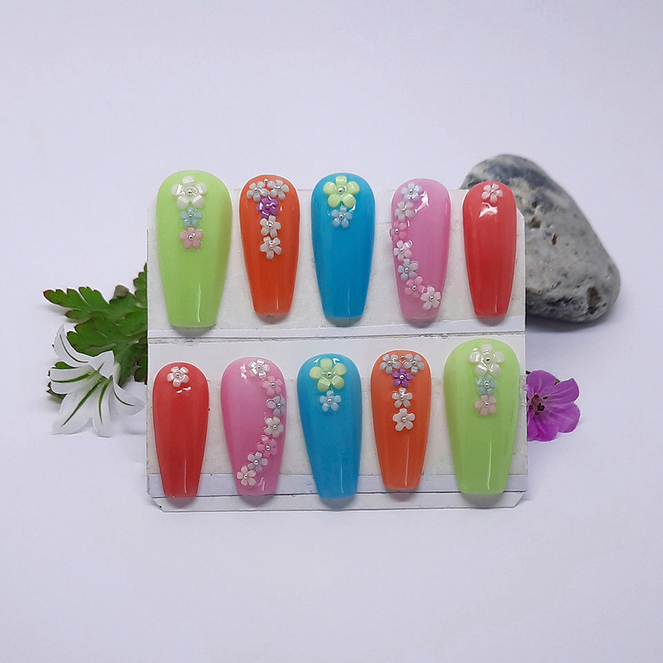 Press On Nails with Flower Nail Art