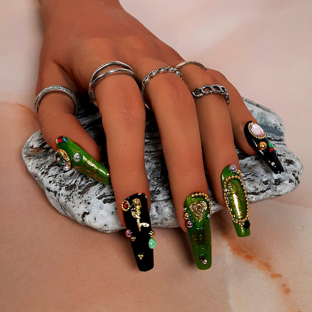Size: Medium, Black & Green Press on Nails with Nail Art