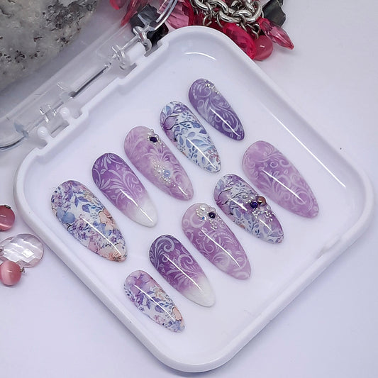 pretty lilac and white press on nails